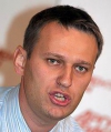 Навальний заявляє про фальсифікації і закликає вийти на мітинг