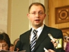 Яценюк: Карпачева подтвердила следы избиения Тимошенко