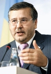 Гриценко заявив про складання депутатських повноважень