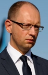 Яценюк заявив, що конфлікт з Росією треба вирішувати виключно дипломатичним шляхом