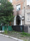 Бойовики розграбували та підпалили офіси у Торезі (фото, відео)