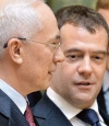 Медведєв розповів Азарову, куди йти