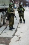 Невідомі у військовій формі затримали активісток Автомайдану та журналіста на в'їзді до Криму