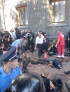 У сутичках під Радою застосували вибухові пакети і бойову гранату. Силовики отримали тяжкі поранення (ФОТО)